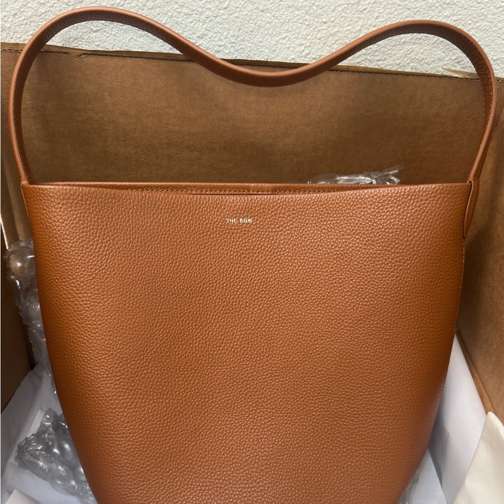 The Row Brown Leather Shoulder Bag - Picture 6 of 15